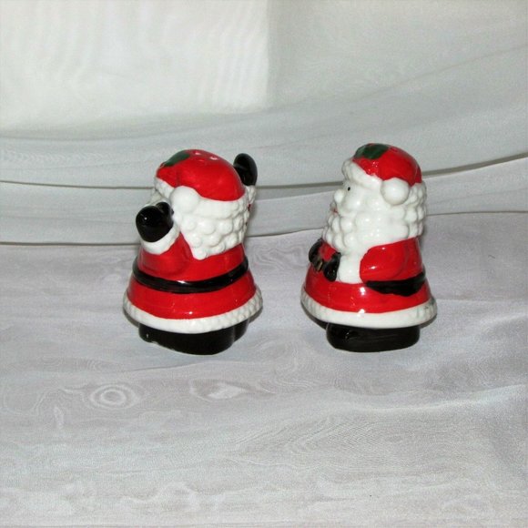 Vintage Santa Claus Christmas Salt & Pepper Shakers Holiday Decor - Picture 2 of 7
